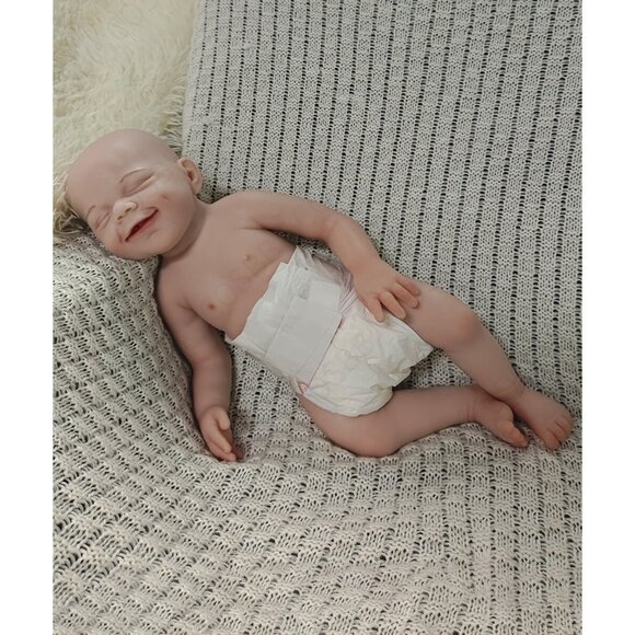 3.1kg Full Body Silicone Sleeping Girl 45CM Reborn Baby Dolls W/Drink-Wet System - Picture 11 of 16